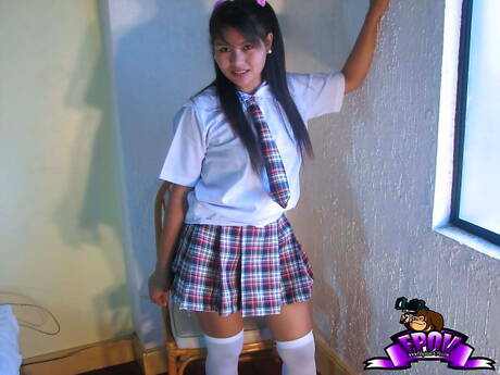 Filipina POV offers a free pic gallery with young adult in blowjob scene