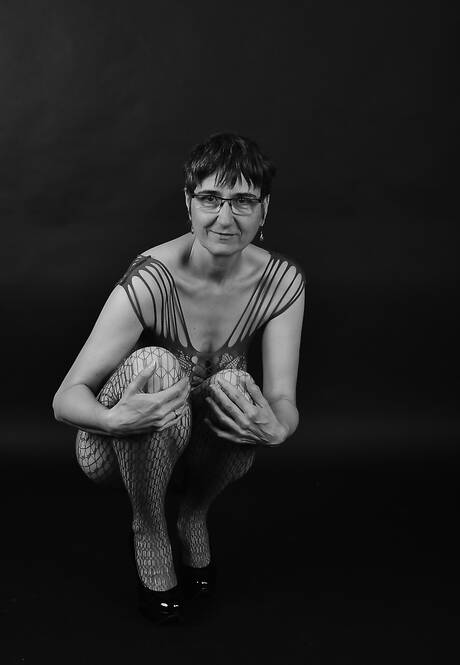 TAC Amateurs are pleased to offer you xxx pics featuring Hot Milf xxx gallery 266924