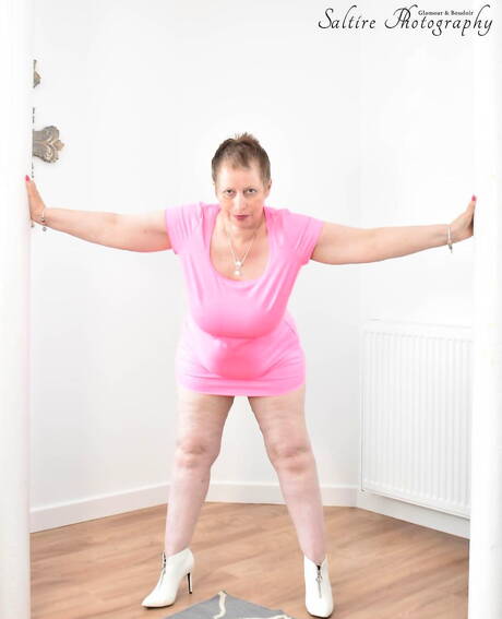 TAC Amateurs are excited to present you with a picture gallery showcasing Posh Sophia xxx gallery 274559