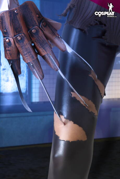 Cosplay Erotica offers a free xxx photo gallery with Angela exhibit superb form