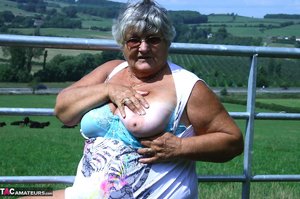 TAC Amateurs offers a free xxx photo gallery with Grandma Libby xxx gallery 274296